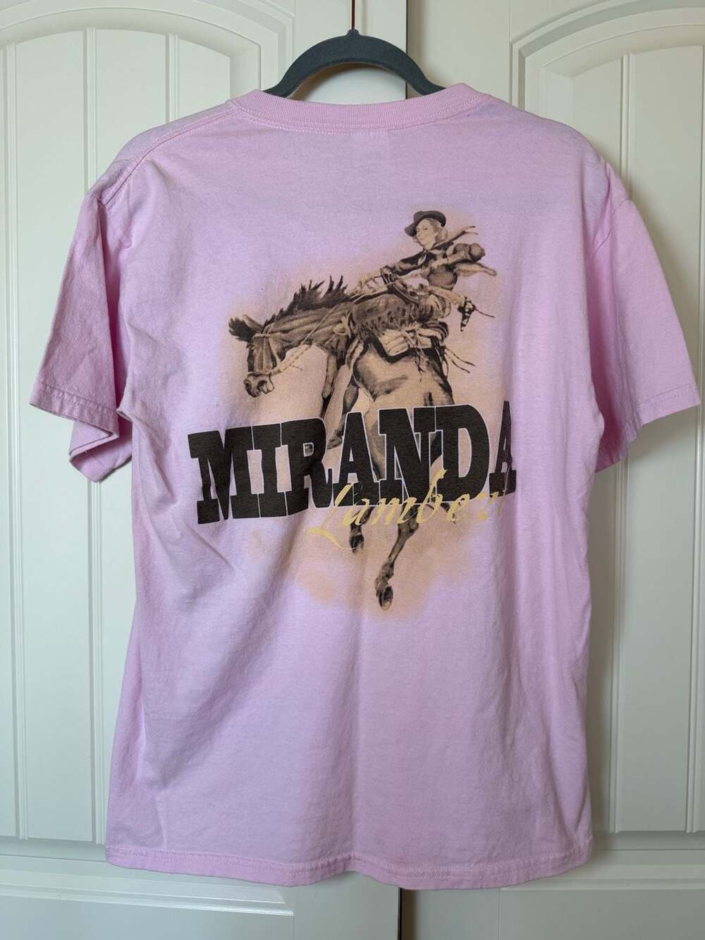 M Miranda Lambert Vintage T-shirt, Pink, Medium, Gildan Ultra Cotton Concert Shi - Picture 4 of 4